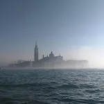 venezianischer Palazzo mit kostenlosen WLAN nähe Markusplatz